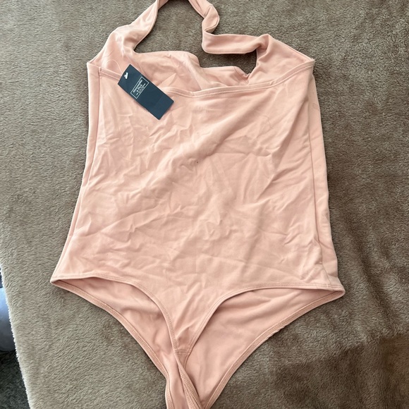 Halter bodysuits from Abercrombie and fitch - Picture 5 of 7